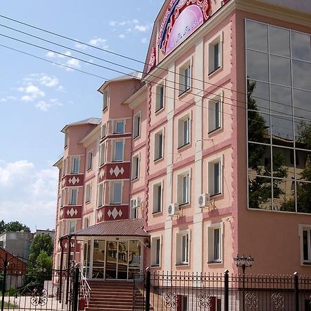 Kurmet Hotel Uralsk Eksteriør bilde