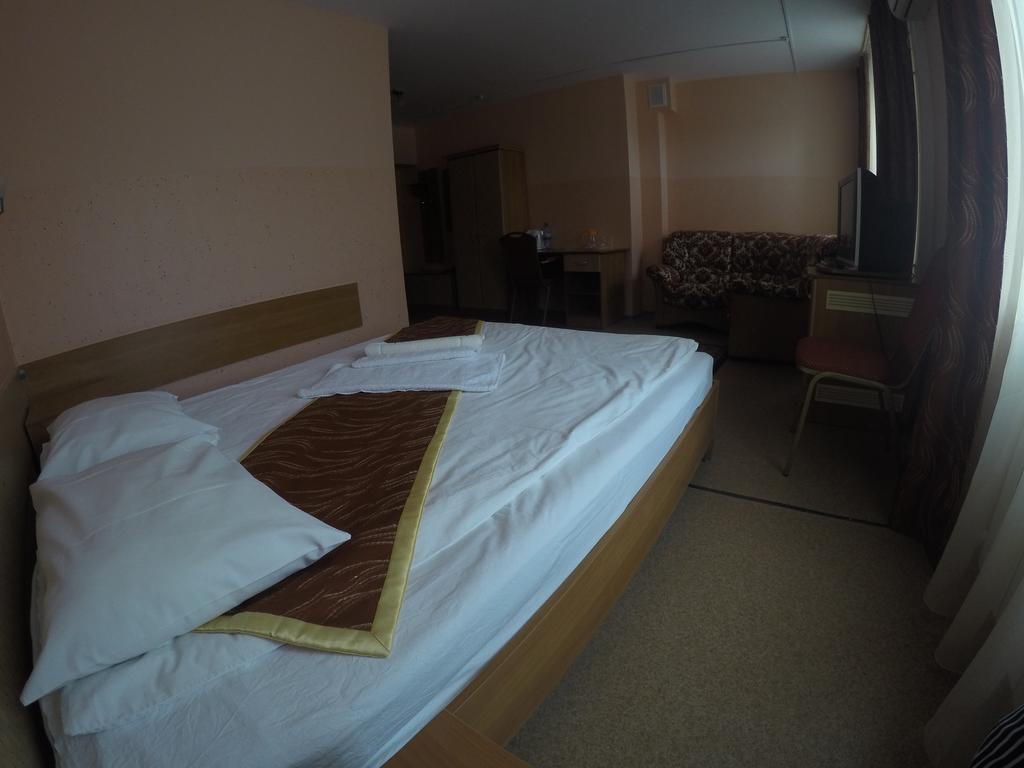 Kurmet Hotel Uralsk Rom bilde