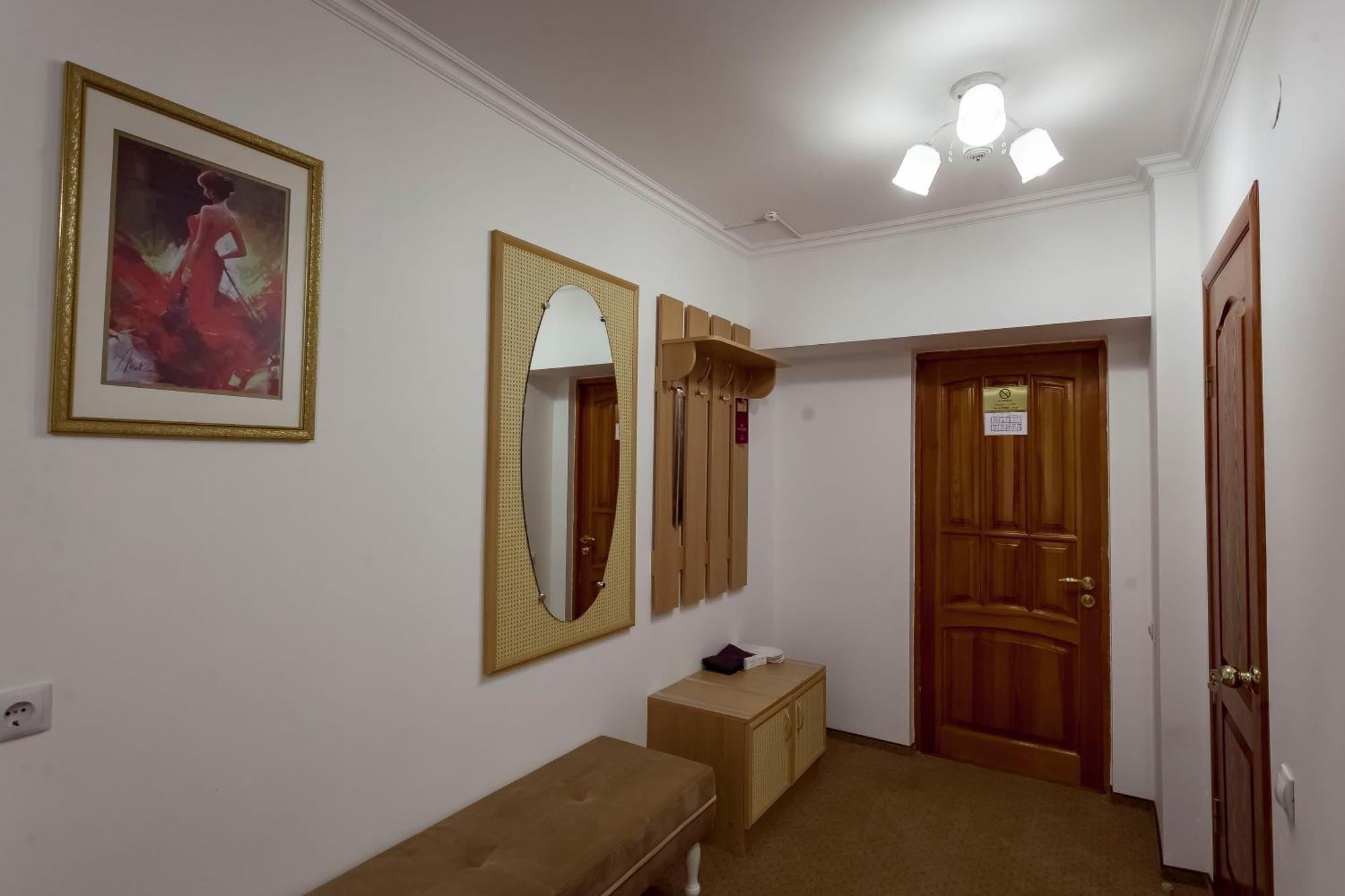 Kurmet Hotel Uralsk Eksteriør bilde