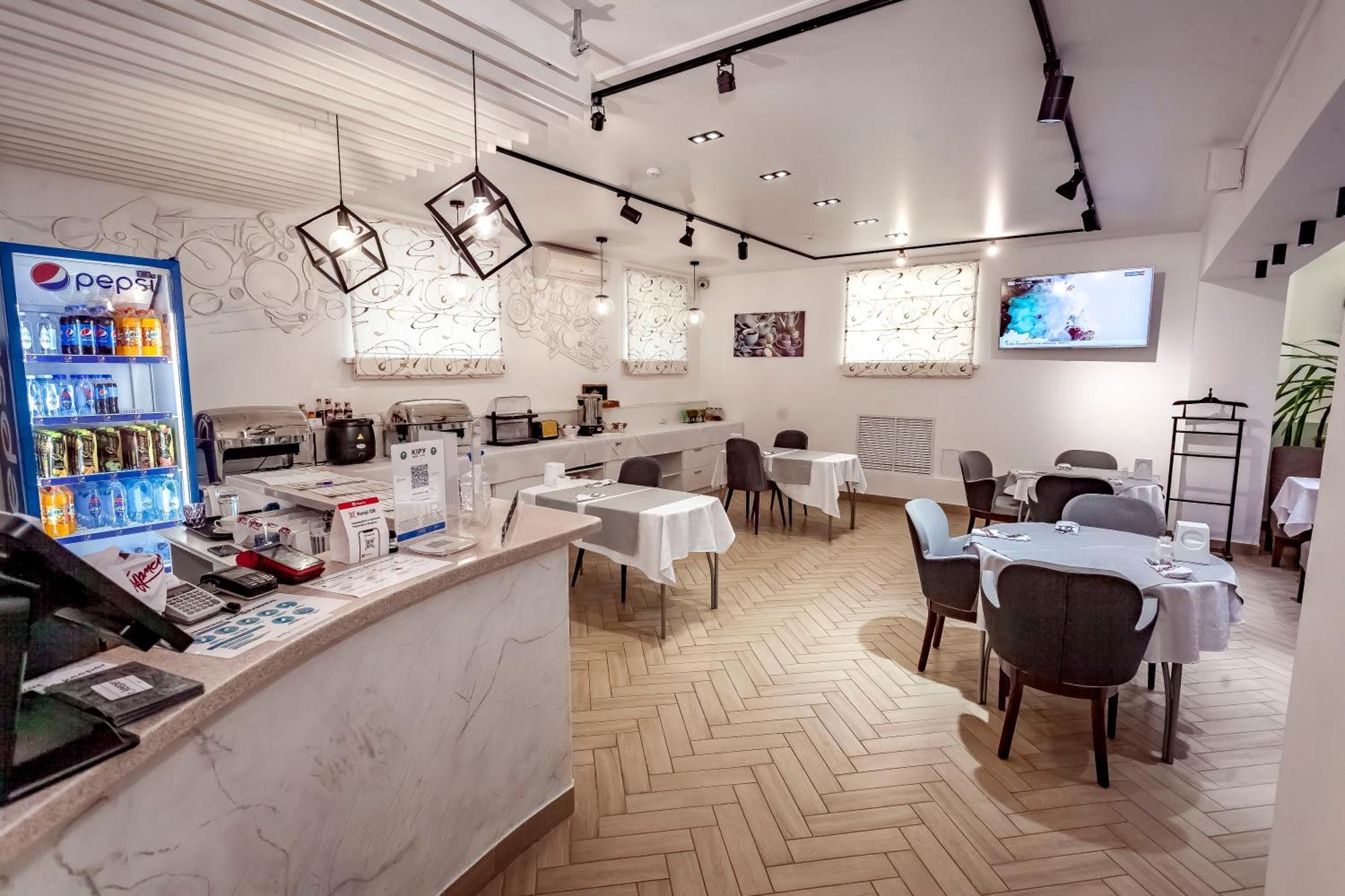 Kurmet Hotel Uralsk Eksteriør bilde