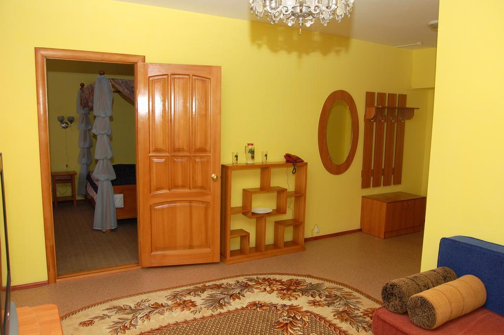 Kurmet Hotel Uralsk Eksteriør bilde