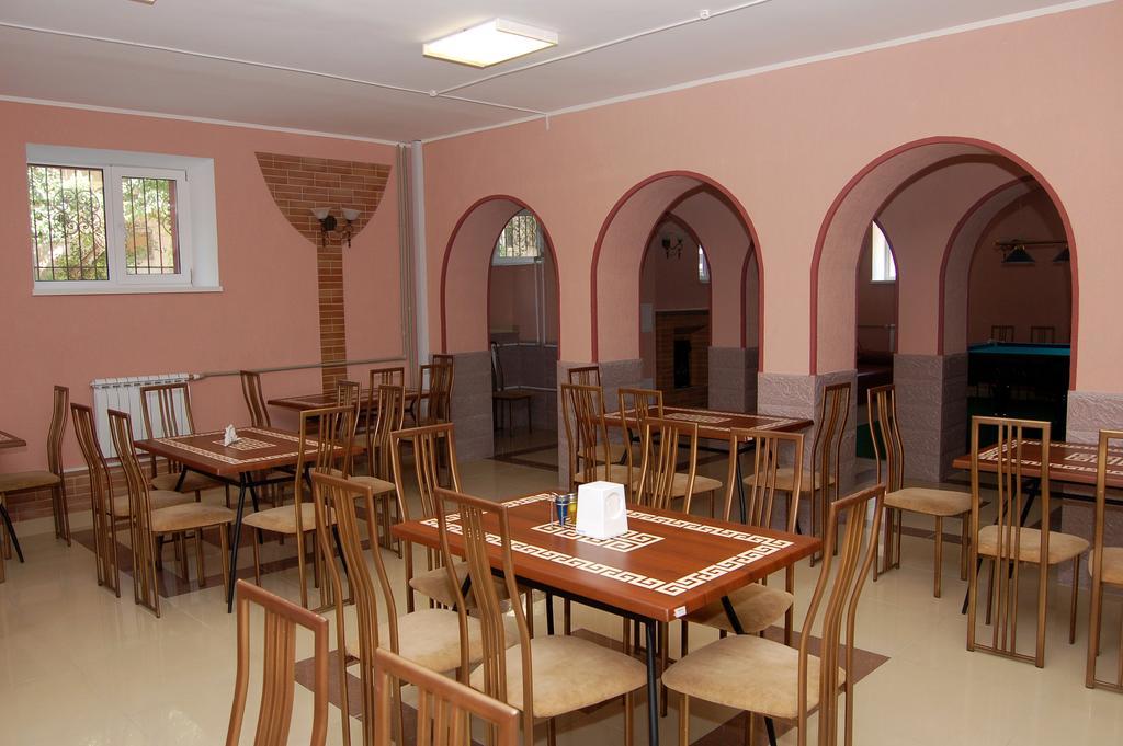 Kurmet Hotel Uralsk Eksteriør bilde