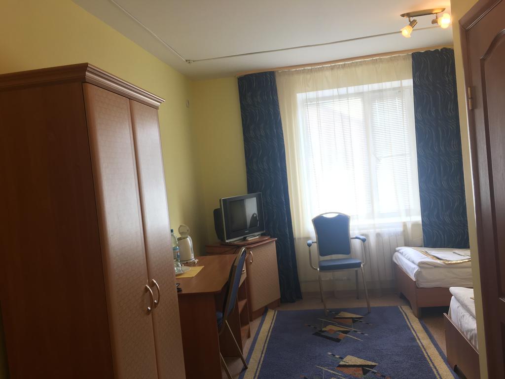 Kurmet Hotel Uralsk Eksteriør bilde